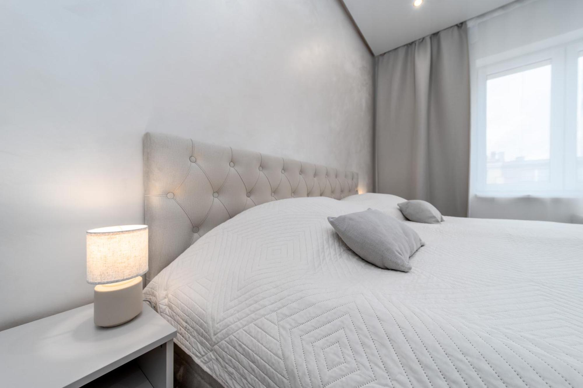 Spacious Flat Near Center Apartment *